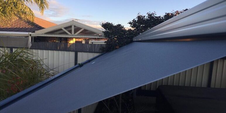 5 Reasons to Install Crank Handle Outdoor Blinds