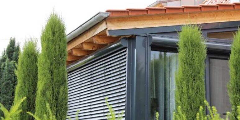 Outdoor Blinds Keep the Cold Out