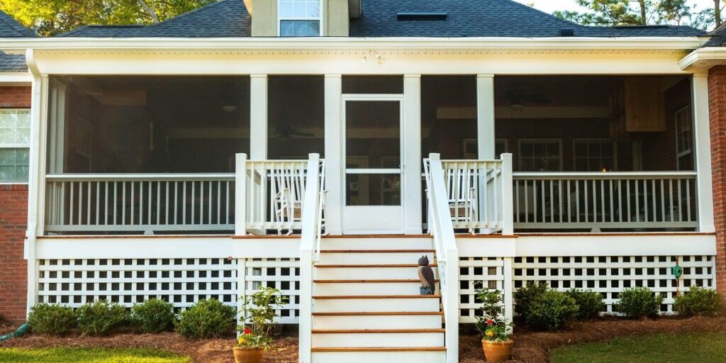 screened-patio-min-scaled